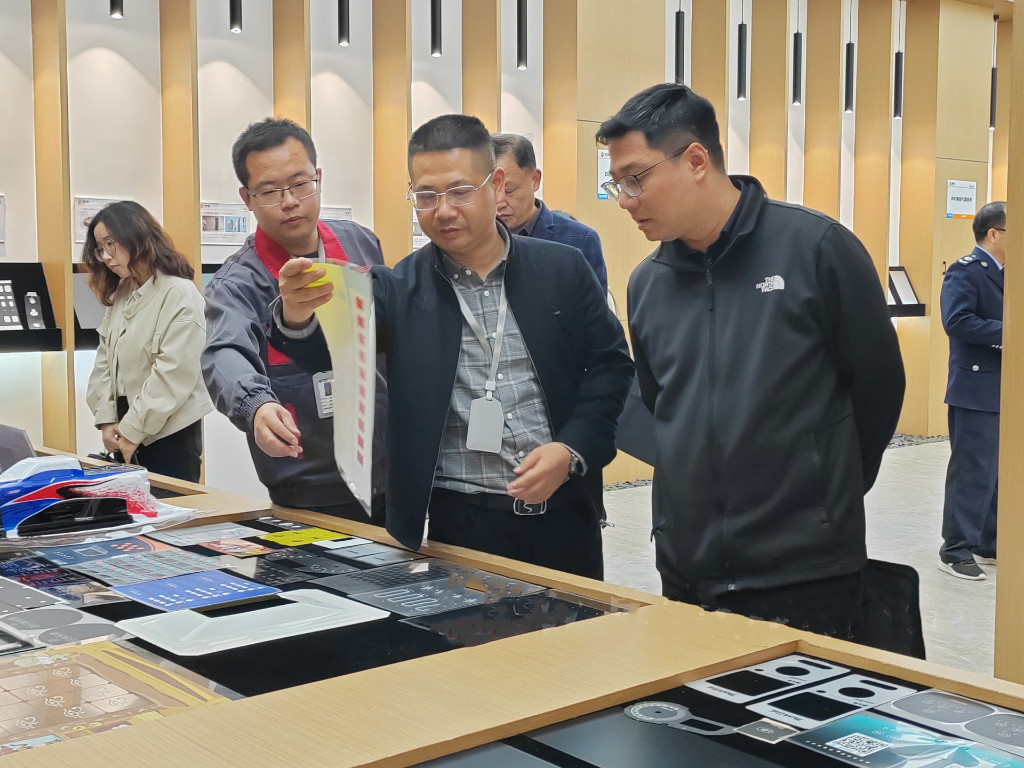 f7daae42999d402b9f548207b7739fd5_副本